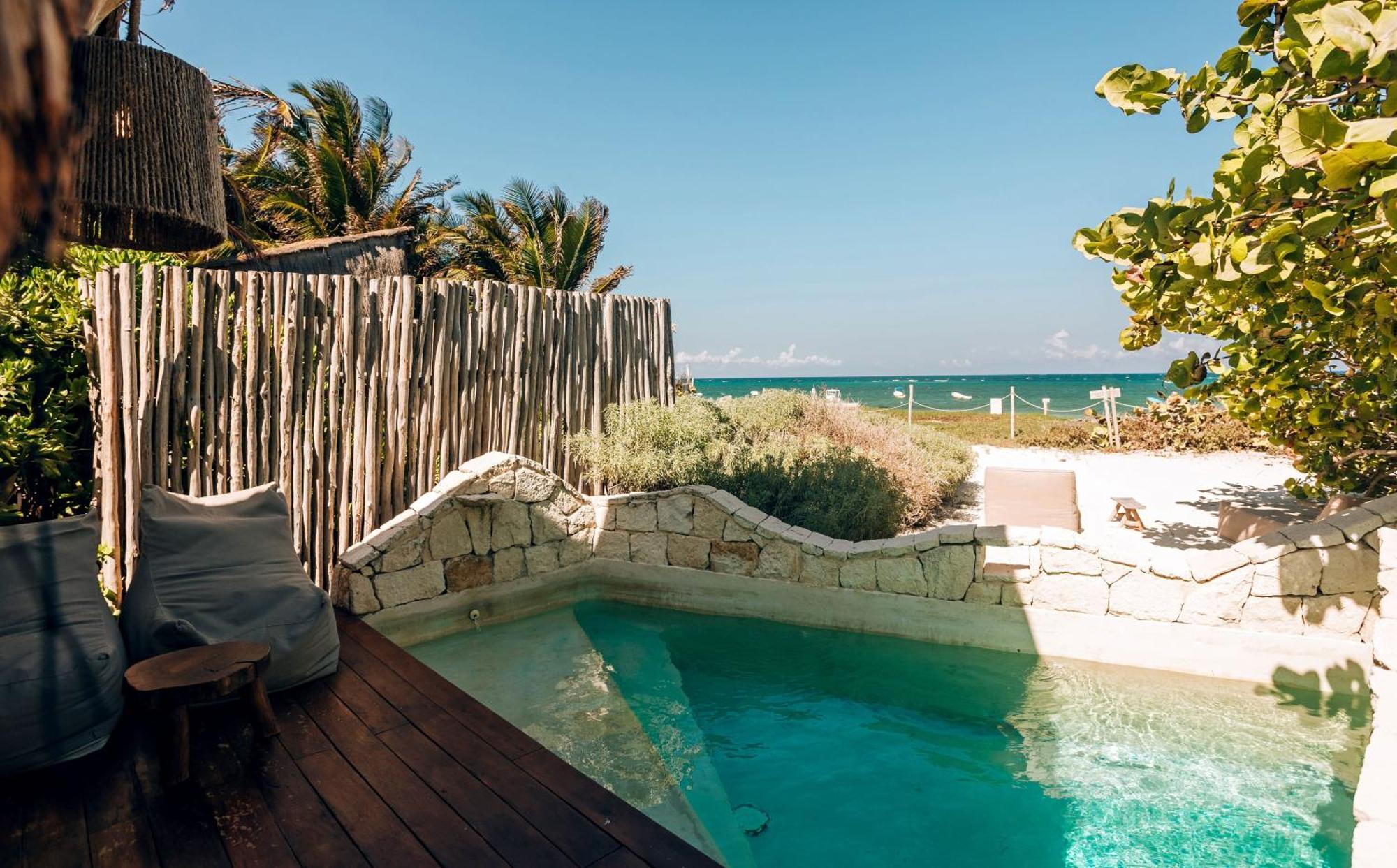 Ikal Tulum Hotel エクステリア 写真 Beachfront pool at Habitas Hotel, Tulum, Mexico